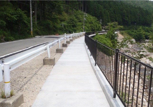 岩屋生野線交通安全歩道設置工事